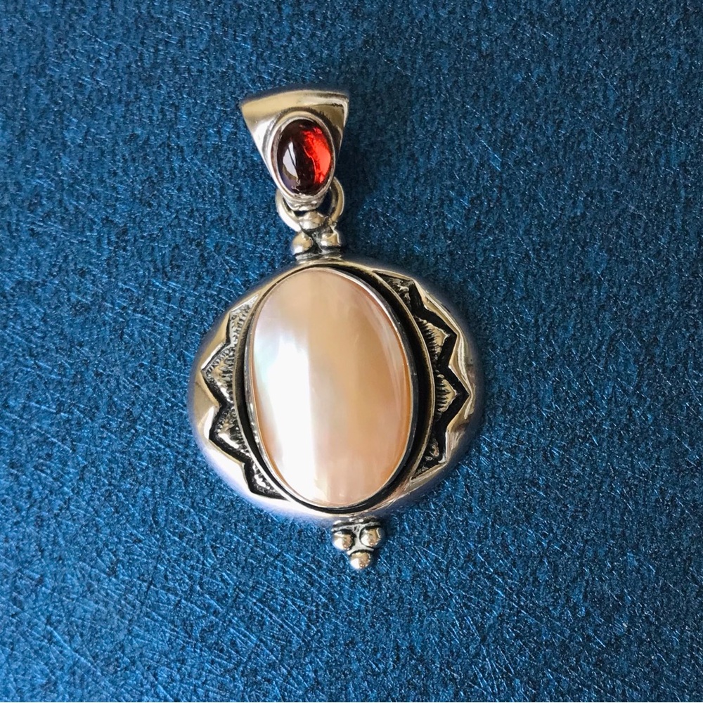 Carolyn Pollack 925 Sterling Silver Mother of Pearl Garnet Pendant For Necklace